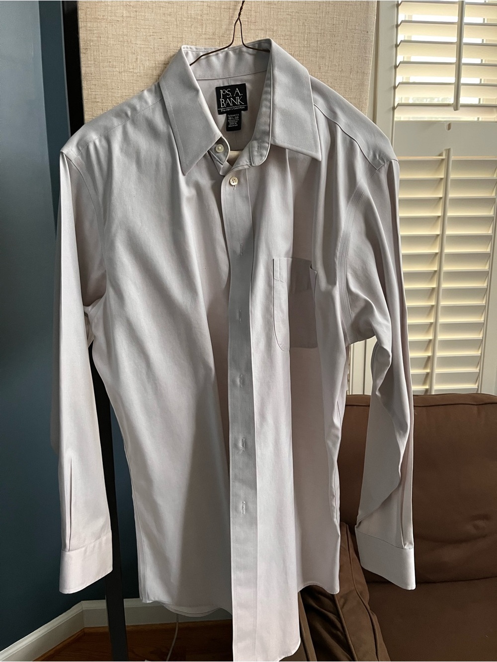 Jos. A. Bank Light Gray Men's Dress Shirt - Classic Point Collar - Tailored Fit